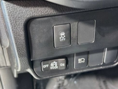 Used 2023 Toyota Tacoma SR AWD/4WD image 9