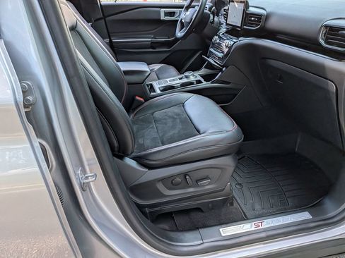 Used 2022 Ford Explorer ST-Line RWD image 31