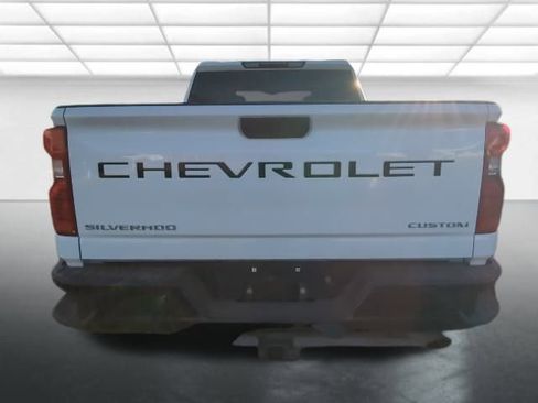 Used 2022 Chevrolet Silverado 2500 Custom w/ Custom Convenience Package image 5