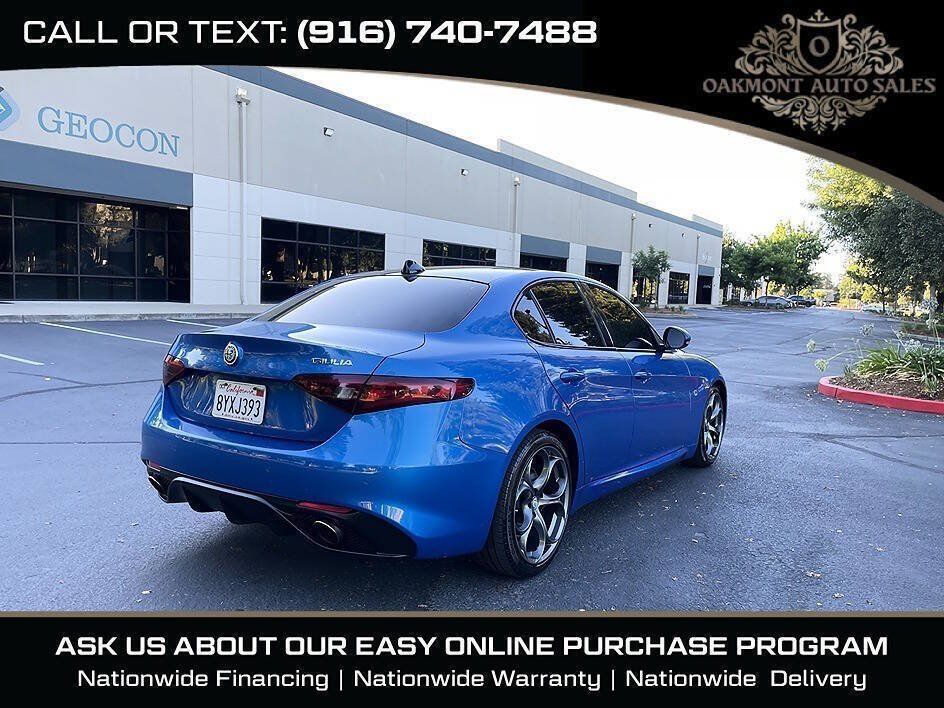 Used 2017 Alfa Romeo Giulia Ti w/ TI 19" Sport Package RWD image 9