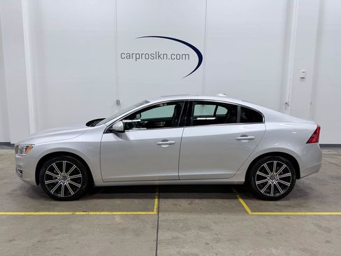 Used 2018 Volvo S60 T5 Inscription FWD image 4