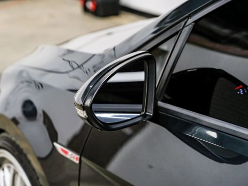 Used 2017 Volkswagen GTI SE image 41