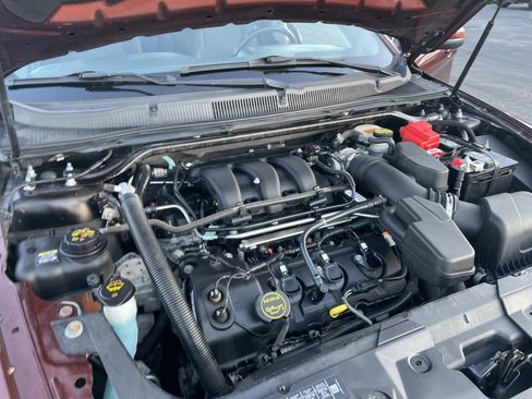 Used 2016 Ford Taurus SEL image 31