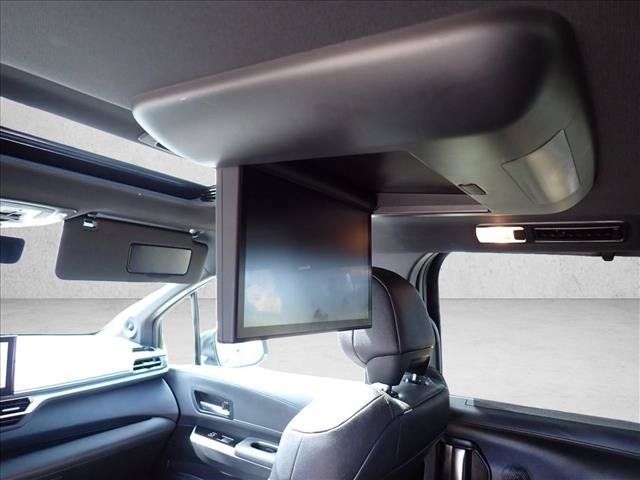Certified 2026 Toyota Sienna Limited AWD/4WD image 11