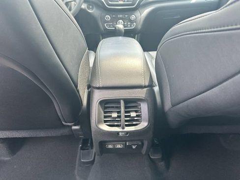 Used 2022 Jeep Cherokee Latitude Lux w/ Sun & Sound Group AWD/4WD image 22
