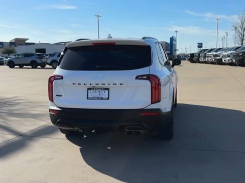 Used 2022 Kia Telluride SX w/ SX Prestige Package image 8