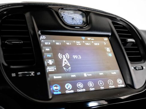 Used 2022 Chrysler 300 S RWD image 29