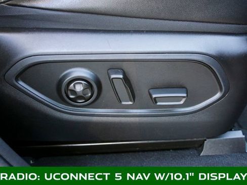 Used 2023 Jeep Grand Cherokee Limited w/ Luxury Tech Group II image 5