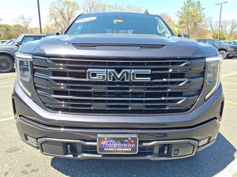 Used 2024 GMC Sierra 1500 Elevation w/ Preferred Package image 3