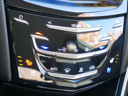 Used 2019 Cadillac XTS Luxury image 19