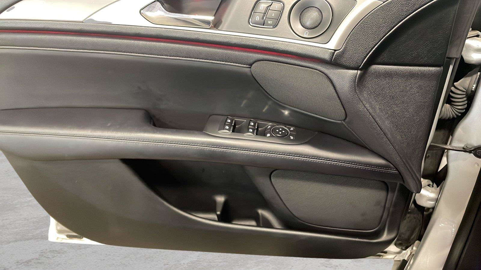 Used 2018 Lincoln MKZ Reserve w/ Magnetic Appearance Package AWD/4WD image 22