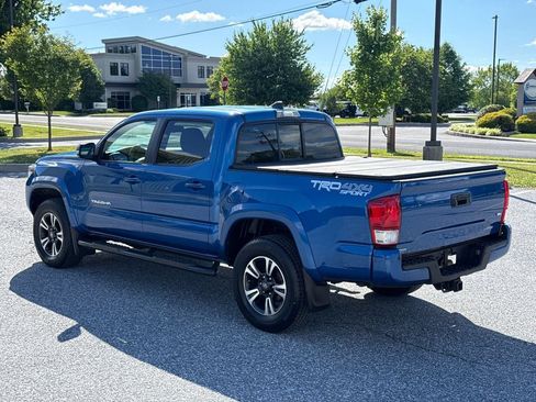 Used 2016 Toyota Tacoma TRD Sport w/ Premium & Technology Package AWD/4WD image 5