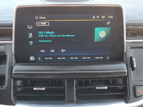 Used 2023 Chevrolet Suburban Premier image 18