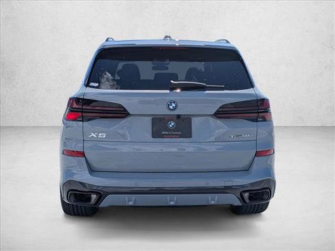 New 2026 BMW X5 xDrive50e w/ M Sport Package AWD/4WD image 8