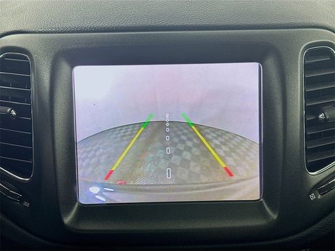 Used 2020 Jeep Compass Trailhawk image 20