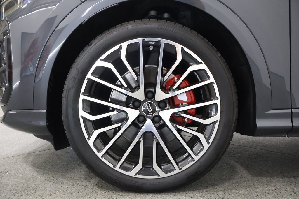 Used 2025 Audi SQ5 Prestige w/ Prestige Package AWD/4WD image 5
