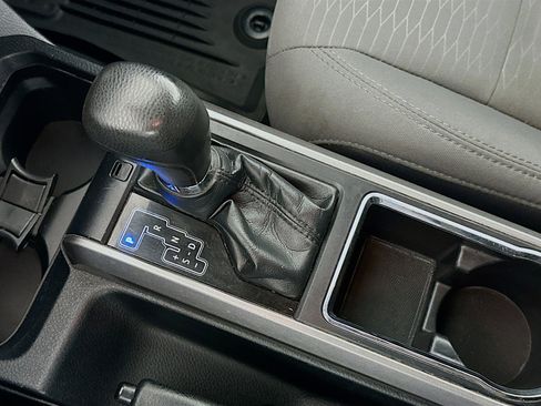 Used 2019 Toyota Tacoma SR5 RWD image 23
