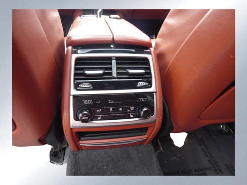 Used 2017 BMW 750i image 14