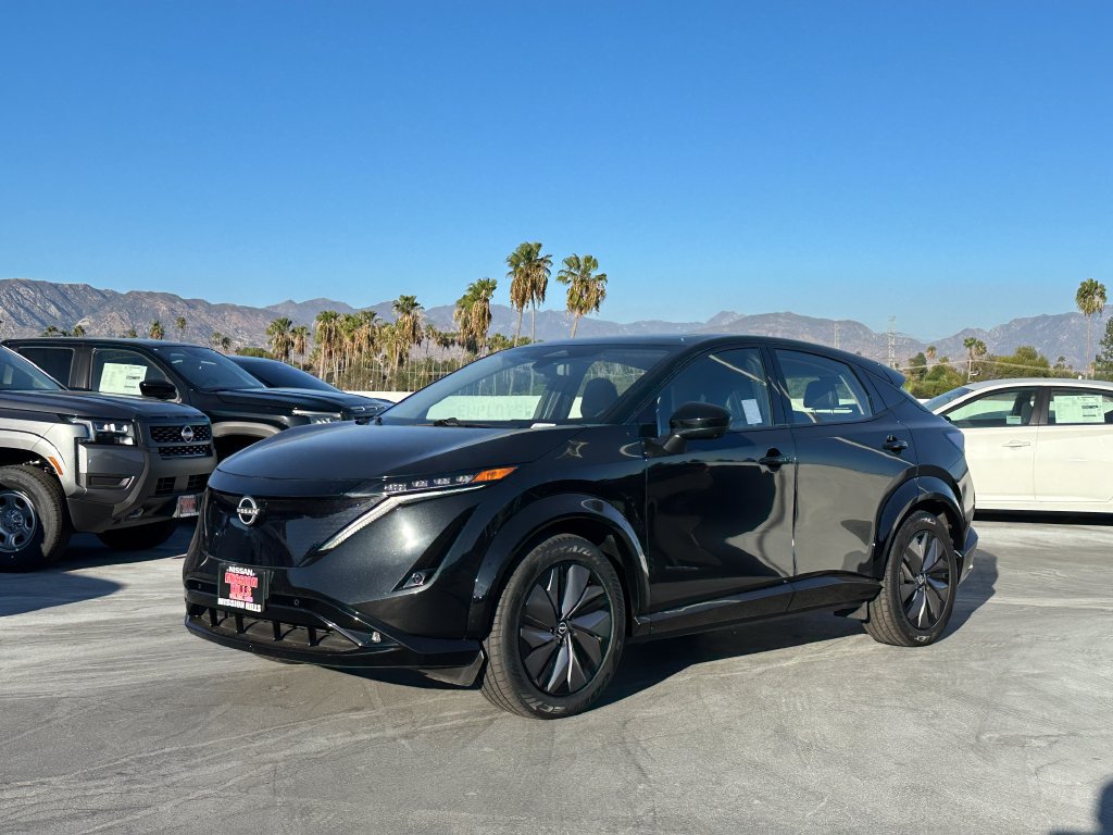 Used 2024 Nissan Ariya AWD image 2