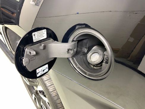 Used 2019 Chevrolet Tahoe Premier image 17