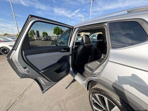 Used 2023 Volkswagen Taos SE image 10