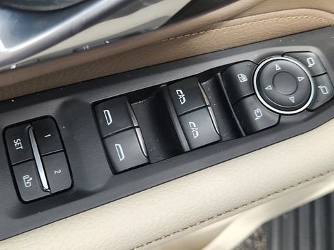 Used 2021 GMC Yukon Denali w/ Denali Premium Package image 24