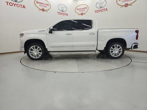 Used 2023 Chevrolet Silverado 1500 High Country w/ High Country Premium Package AWD/4WD image 5