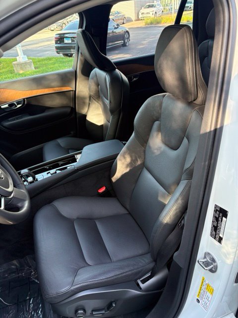 Used 2024 Volvo XC90 T8 Plus w/ Protection Package Premier AWD/4WD image 12