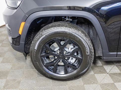 New 2025 Jeep Grand Cherokee Altitude w/ Trailer Tow Package image 43