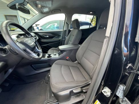 Used 2024 GMC Terrain SLE FWD image 26