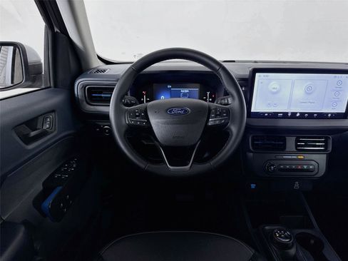 Used 2025 Ford Maverick Lobo AWD/4WD image 3