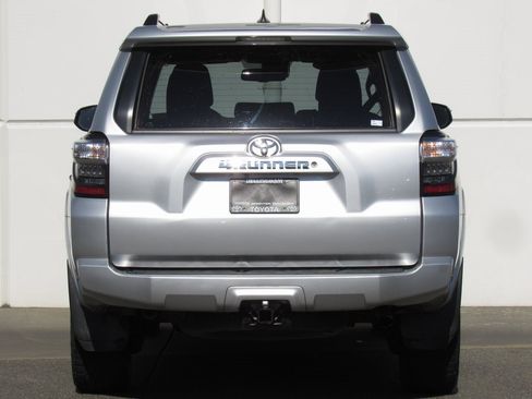 Certified 2020 Toyota 4Runner SR5 image 7