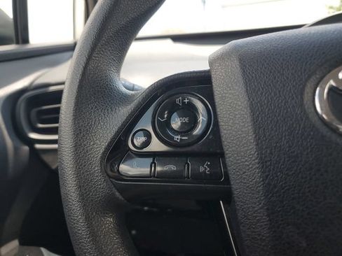Used 2022 Toyota Prius LE FWD image 22