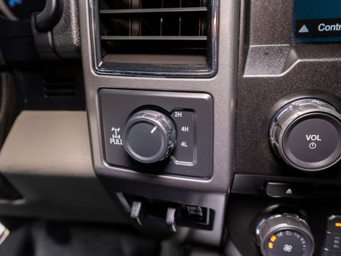 Used 2018 Ford F250 XLT w/ XLT Premium Package image 23