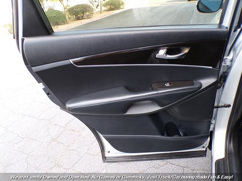 Used 2020 Kia Sorento LX FWD image 18