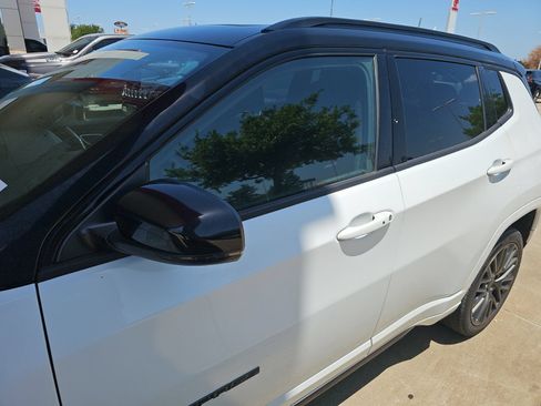 Used 2023 Jeep Compass High Altitude AWD/4WD image 4