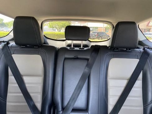 Used 2019 Ford Escape SEL AWD/4WD image 28