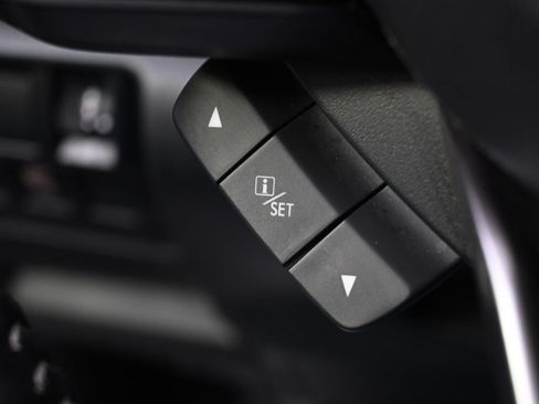 Used 2019 Subaru Forester Premium AWD/4WD image 32