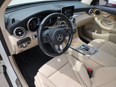 Used 2018 Mercedes-Benz GLC 300 4MATIC image 9