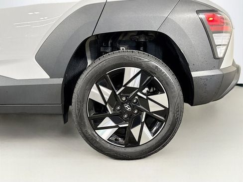 Used 2024 Hyundai Kona SEL AWD/4WD image 27