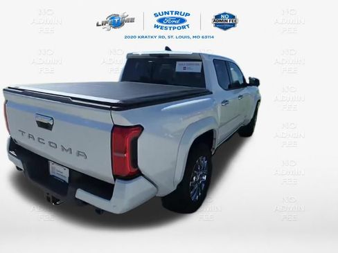 Used 2025 Toyota Tacoma Limited AWD/4WD image 60