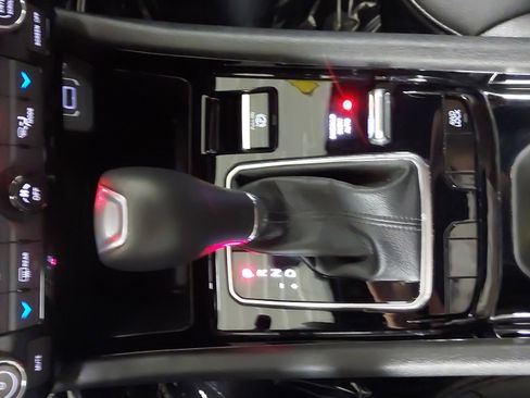 Used 2024 Jeep Compass Limited image 21