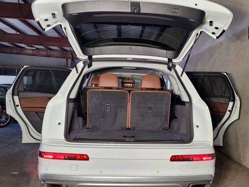 Used 2018 Audi Q7 3.0T Premium Plus w/ Premium Plus Package image 9