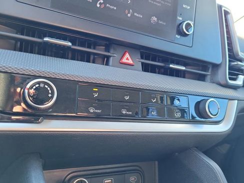 Used 2024 Kia Sportage LX image 22