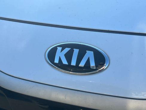 Used 2017 Kia Optima EX image 10