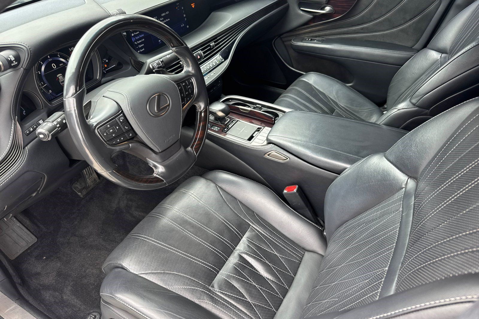 Used 2018 Lexus LS 500 AWD w/ Interior Upgrade Package image 4