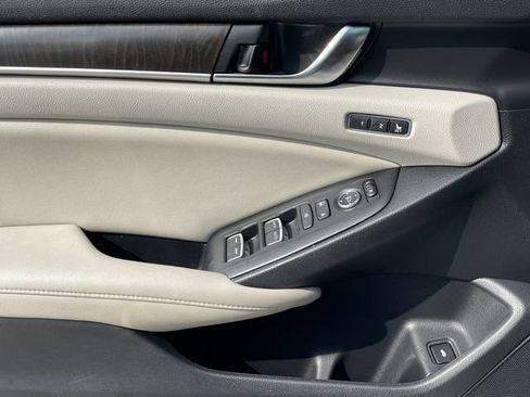 Used 2021 Honda Accord Touring image 23