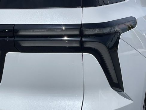 New 2026 Chevrolet Traverse High Country w/ LPO, Floor Liner Package image 14