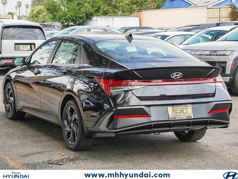 New 2026 Hyundai Elantra SEL Sport Premium FWD image 6