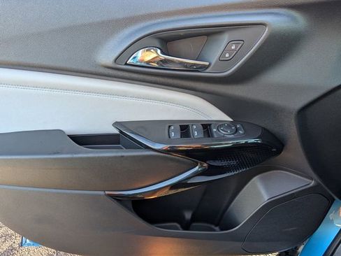 New 2025 Chevrolet Trax LT w/ Driver Confidence Package FWD image 13